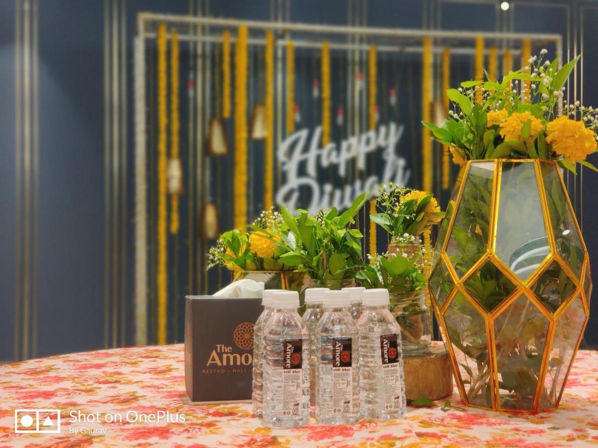 The Amore Surat Exterior foto