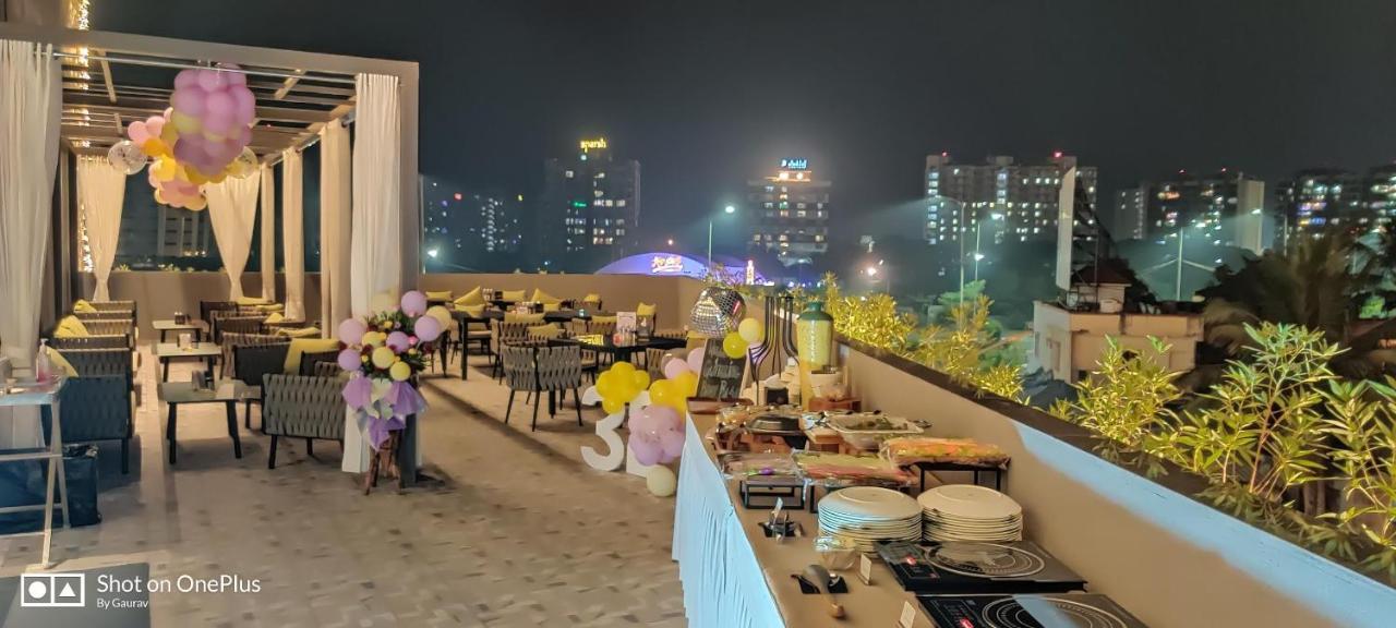 The Amore Surat Exterior foto