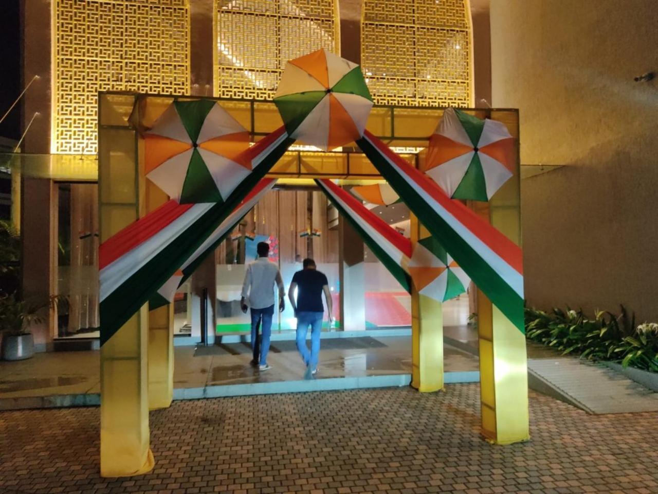 The Amore Surat Exterior foto